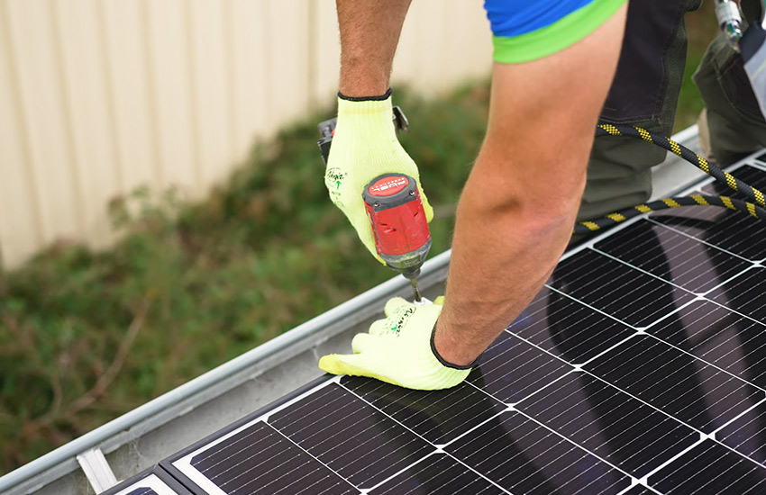 Complete your SolarEdge portfolio with smart panels